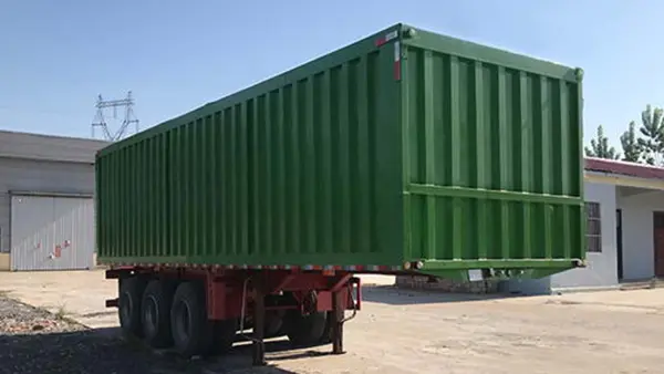Suured, kerged suletud kastiga poolhaagised suurendavad logistika efektiivsust